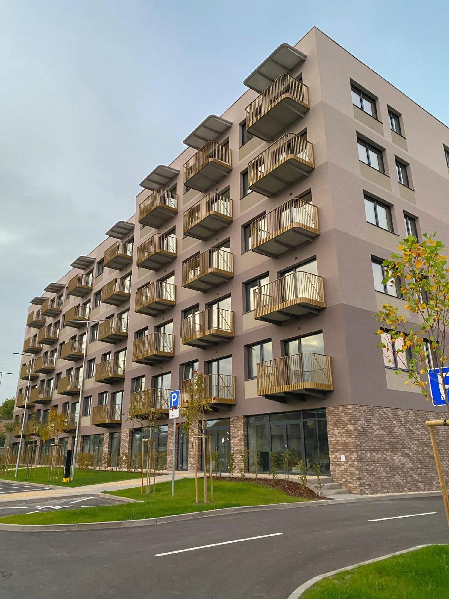 City Apartment I Trencin Exterior foto